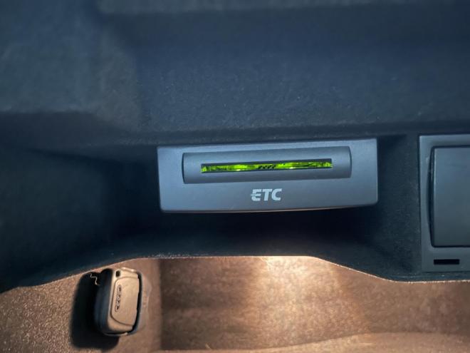 アウディA4アバント1.8TFSI 1年保証 ナビ 電動シート シートヒーター ETC 寒冷地仕様 禁煙