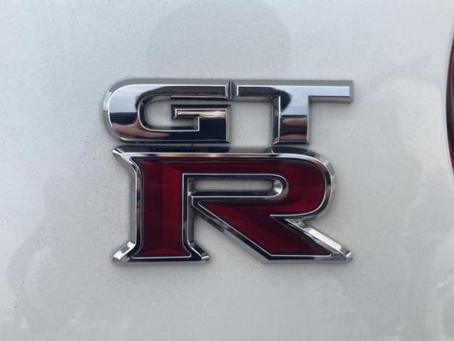 GT-R3.8 ピュアエディション 4WD　後期GT-R カーボンスポイラー 3800