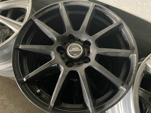 SCHNEDER 17×7J 5H 114.3PCD+38 4本