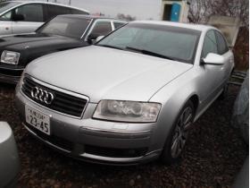 アウディ　A8  4200