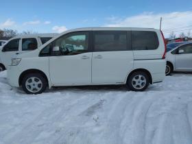 セレナ　 4WD 2000 5Dr