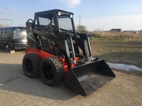 スキッドステアローダ　トヨタ　ジョブサン 4WD