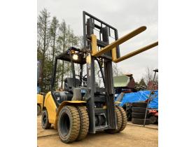 フォークリフト　FD20T-17 コマツ ディーゼルエンジン・サイドシフト式 ・減トンなし・寒冷地仕様