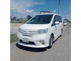 セレナ　ハイウェイスターセレクション 4WD 2000 5Dr
