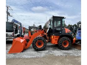 ホイールローダ　HITACHI ZW80-5B 低アワー ディーゼル 4WD