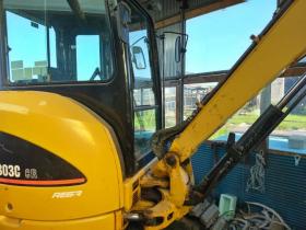 バックホー　CAT303CR
