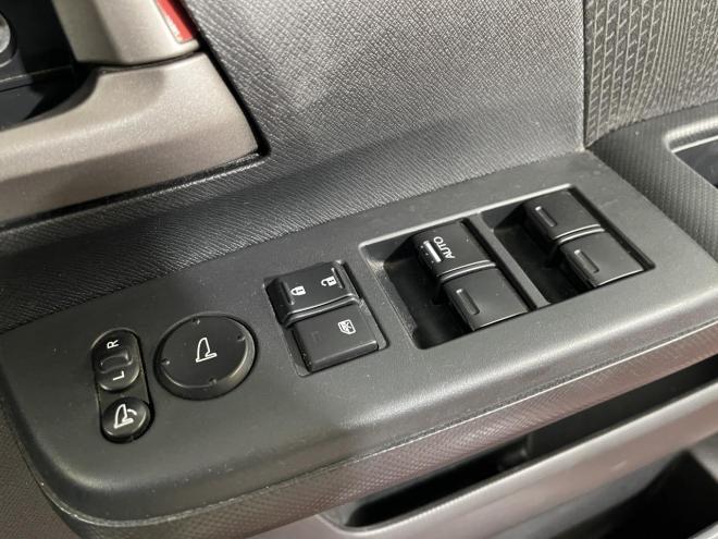 ステップワゴン2.0スパーダZ 4WD　1年保証 Bカメラ スマキー 禁煙 寒冷地仕様