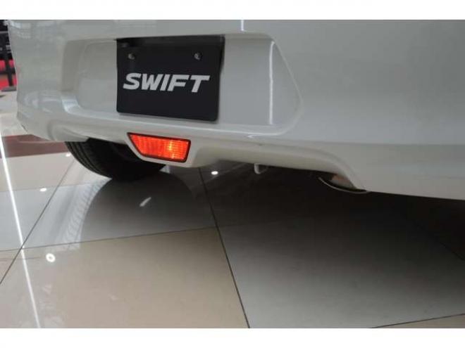 スイフト1.2 ハイブリッド RS セーフティパッケージ装着車 4WD　1オーナーセーフティサポート8インチナビTV 1200
