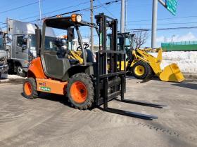 フォークリフト　AUSA　中古　不整地フォークリフト　4WD　C150HX4