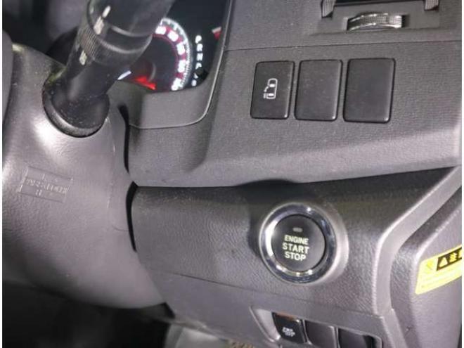 アイシス1.8 プラタナ Vセレクション 4WD　CVT・ABS・スマートキー・ナビ・左パワスラ 1800