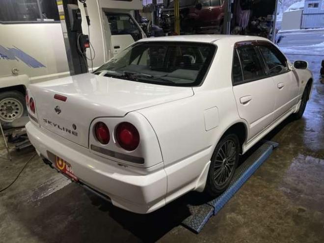 スカイライン2.0 GT　 2WD 2000