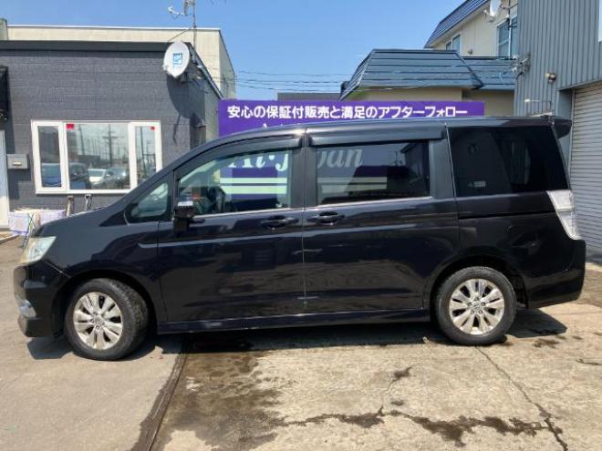 ステップワゴンスパーダZ　修復歴なし　外装サビ無し　車検2年満タン！ 4WD 2000 5Dr