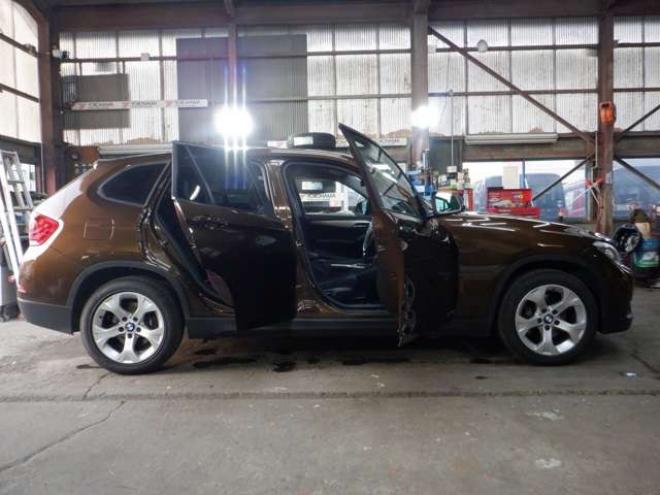 BMWX1 xドライブ 20i 4WD　ナビ・TV・Bカメラ・ETC・HID・フォグ 正規輸入車 2000