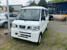 NV100クリッパー　車検2年付き！DX4WD! 4WD 660 5Dr