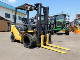 フォークリフト　コマツ　中古　FD25C-17　ディーゼルフォークリフト