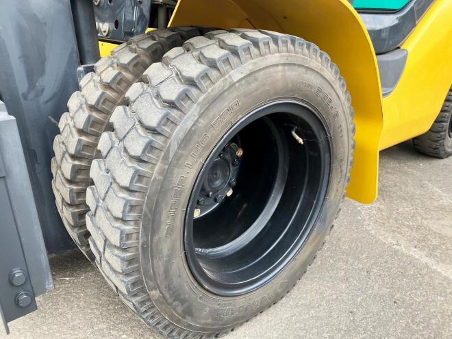 フォークリフトコマツ　中古　FD25C-16