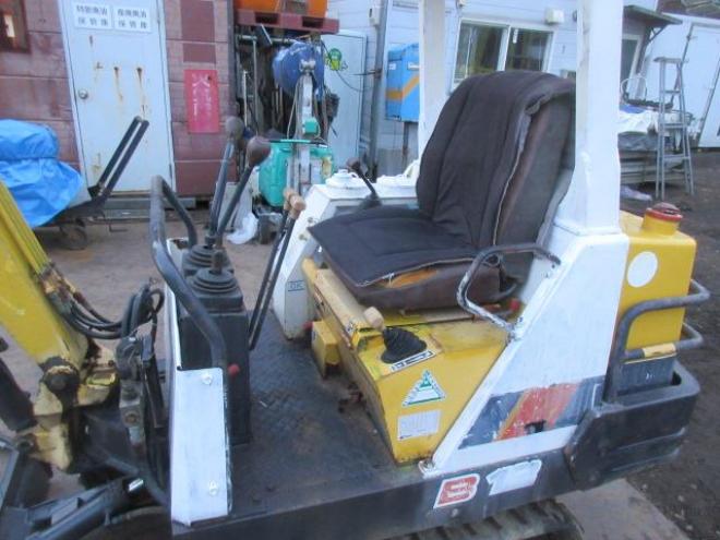 バックホーYanmar　B12