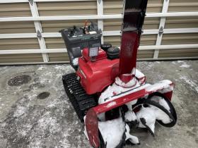 除雪機　ホンダハイブリッド除雪機HSM980i
