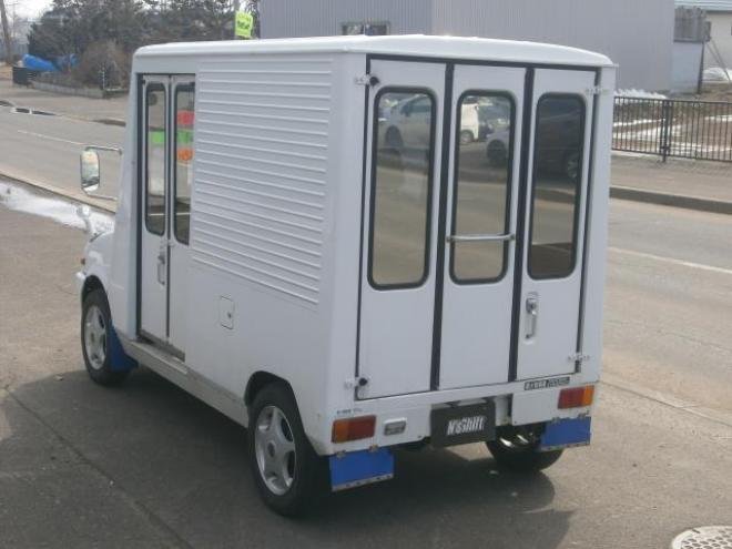 ミラウオークスルーバン　４WD 550 2Dr