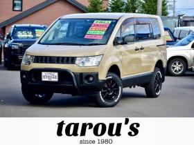 デリカ　Ｄ：５　４ＷＤ　本州仕入　オールペイント　サンドベージュ　１．５インチリフトアップ　新品アルミ＋Ａ／Ｔタイヤ（ホワイトレター）　新品バンパーガード　純正ナビ　Ｂカメラ　ＥＴＣ　パワースライドドア