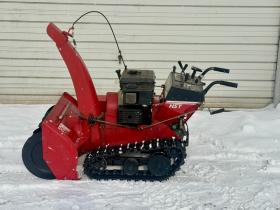 除雪機　ヤナセ 890HST 9馬力 ガソリン 家庭用 クローラ新品！