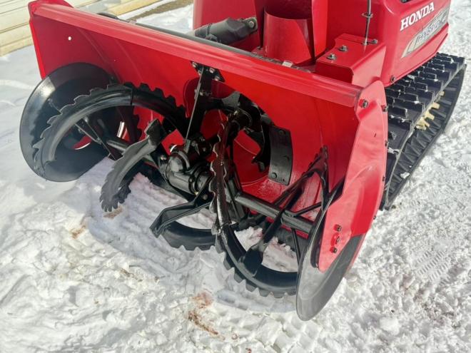 除雪機極上！ホンダ HSM1590i ハイブリッド中型除雪機 ローリング付き