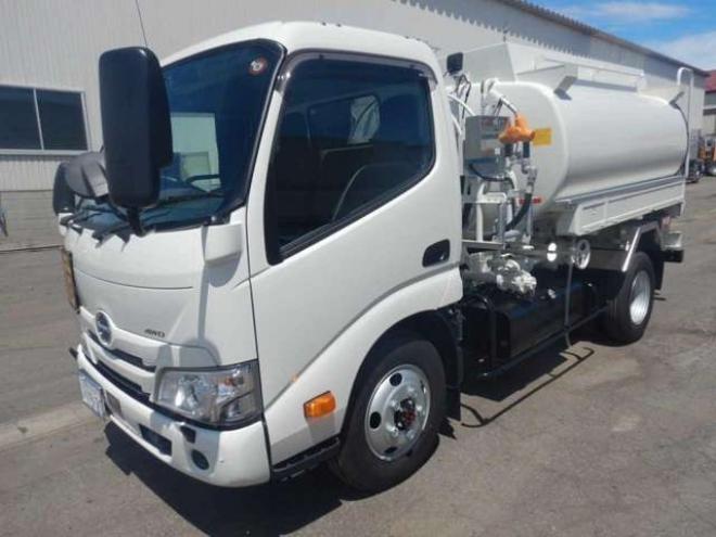 デュトロタンクローリー　2DG-XZU685M 新明和工業　 4WD 4000