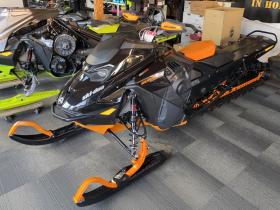 スノーモービル　SKIDOO SUMMIT X EXPERT 175 turbo　2024 model
