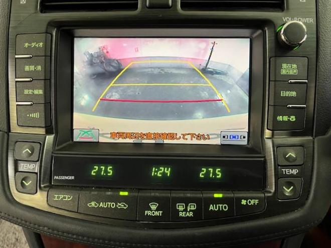 クラウンロイヤルサルーンｉ－ＦＯＵＲ　Ｕパッケージ　最上級グレード　ＷＡＫＯＳバリアスコーティング済　禁煙車　純正１７インチＡＷ　純正１７ＡＷ＋スタッドレスタイヤ付　純正ＨＤＤナビ（フルセグ地デジ　ＤＶＤ再生　ミュージックサーバー　Ｂｌｕｅｔｏｏｔｈ）＋バックカメラ　クルーズコントロール　ＰＵＳＨスタート　スマートキー　エンジンスターター　純正カードキー　クルーズコントロール　両席パワーシート　ミラーヒーター　電動サンシェード　横滑り防止装置　タイミングチェーン車　ＨＩＤ　ＥＴＣ 4WD 3000 4Dr