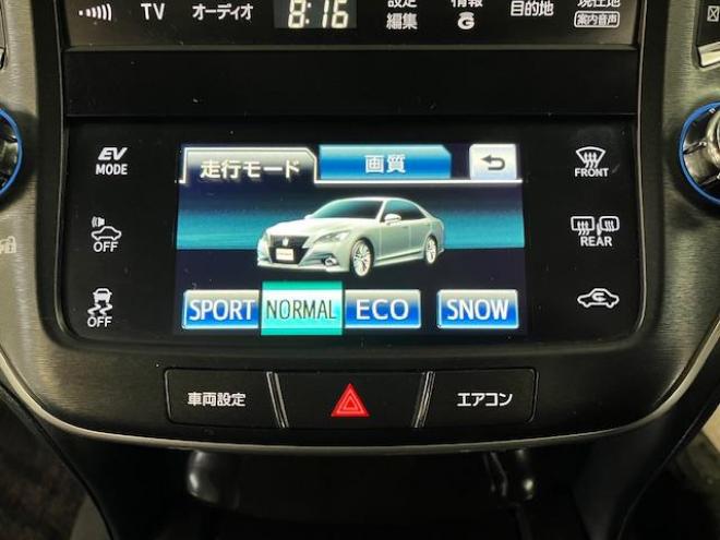 クラウンハイブリッドアスリートＳ　Ｆｏｕｒ　寒冷地仕様　禁煙車　ＷＡＫＯＳバリアスコーティング済　純正１７インチＡＷ　社外１７ＡＷ＋スタッドレスタイヤ付　純正ＨＤＤナビ（フルセグ地デジ　ＤＶＤ再生　Ｂｌｕｅｔｏｏｔｈ対応）＋バックカメラ　電動サンルーフ　ブラックレザーシートカバー　ＰＵＳＨスタート　スマートキー　クルーズコントロール　フロントガラス熱線　ステアリングヒーター　ミラーヒーター　両席パワーシート　タイミングチェーン車　ＨＩＤヘッドライト　横滑り防止装置　ＥＴＣ 4WD 2500 4Dr