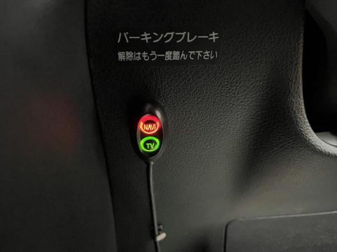 クラウンハイブリッドアスリートＳ　Ｆｏｕｒ　寒冷地仕様　禁煙車　ＷＡＫＯＳバリアスコーティング済　純正１７インチＡＷ　社外１７ＡＷ＋スタッドレスタイヤ付　純正ＨＤＤナビ（フルセグ地デジ　ＤＶＤ再生　Ｂｌｕｅｔｏｏｔｈ対応）＋バックカメラ　電動サンルーフ　ブラックレザーシートカバー　ＰＵＳＨスタート　スマートキー　クルーズコントロール　フロントガラス熱線　ステアリングヒーター　ミラーヒーター　両席パワーシート　タイミングチェーン車　ＨＩＤヘッドライト　横滑り防止装置　ＥＴＣ 4WD 2500 4Dr