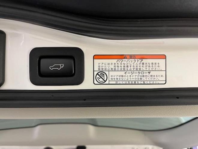 レクサスＬＸ５７０　寒冷地仕様　禁煙車　ＷＡＬＤ２１インチＡＷ　スタッドレスタイヤ付　マークレビンソン　リアエンターテイメント　電動サンルーフ　純正ナビ（フルセグ地デジ　ＤＶＤ再生　Ｂｌｕｅｔｏｏｔｈ対応）＋バックカメラ　純正レザーシート　三眼ＬＥＤヘッドライト　ヘッドアップディプレイ　リアツインモニター　エアサスコントローラー　純正エンジンスターター 4WD 5700 5Dr