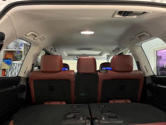 レクサスＬＸ５７０　寒冷地仕様　禁煙車　ＷＡＬＤ２１インチＡＷ　スタッドレスタイヤ付　マークレビンソン　リアエンターテイメント　電動サンルーフ　純正ナビ（フルセグ地デジ　ＤＶＤ再生　Ｂｌｕｅｔｏｏｔｈ対応）＋バックカメラ　純正レザーシート　三眼ＬＥＤヘッドライト　ヘッドアップディプレイ　リアツインモニター　エアサスコントローラー　純正エンジンスターター 4WD 5700 5Dr
