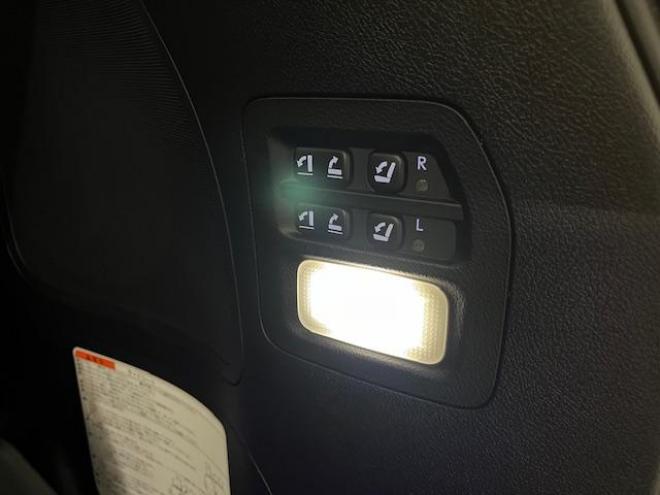 レクサスＬＸ５７０　寒冷地仕様　禁煙車　ＷＡＬＤ２１インチＡＷ　スタッドレスタイヤ付　マークレビンソン　リアエンターテイメント　電動サンルーフ　純正ナビ（フルセグ地デジ　ＤＶＤ再生　Ｂｌｕｅｔｏｏｔｈ対応）＋バックカメラ　純正レザーシート　三眼ＬＥＤヘッドライト　ヘッドアップディプレイ　リアツインモニター　エアサスコントローラー　純正エンジンスターター 4WD 5700 5Dr