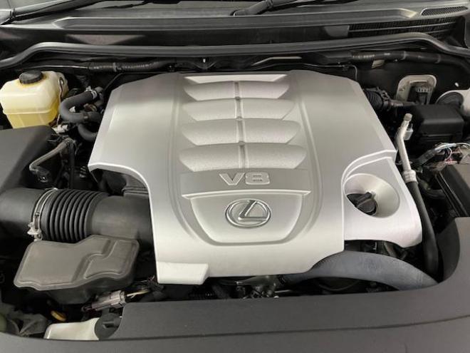 レクサスＬＸ５７０　寒冷地仕様　禁煙車　ＷＡＬＤ２１インチＡＷ　スタッドレスタイヤ付　マークレビンソン　リアエンターテイメント　電動サンルーフ　純正ナビ（フルセグ地デジ　ＤＶＤ再生　Ｂｌｕｅｔｏｏｔｈ対応）＋バックカメラ　純正レザーシート　三眼ＬＥＤヘッドライト　ヘッドアップディプレイ　リアツインモニター　エアサスコントローラー　純正エンジンスターター 4WD 5700 5Dr