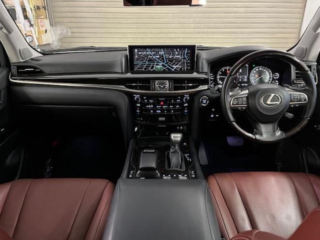 レクサスＬＸ５７０　寒冷地仕様　禁煙車　ＷＡＬＤ２１インチＡＷ　スタッドレスタイヤ付　マークレビンソン　リアエンターテイメント　電動サンルーフ　純正ナビ（フルセグ地デジ　ＤＶＤ再生　Ｂｌｕｅｔｏｏｔｈ対応）＋バックカメラ　純正レザーシート　三眼ＬＥＤヘッドライト　ヘッドアップディプレイ　リアツインモニター　エアサスコントローラー　純正エンジンスターター 4WD 5700 5Dr