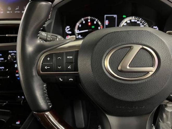 レクサスＬＸ５７０　寒冷地仕様　禁煙車　ＷＡＬＤ２１インチＡＷ　スタッドレスタイヤ付　マークレビンソン　リアエンターテイメント　電動サンルーフ　純正ナビ（フルセグ地デジ　ＤＶＤ再生　Ｂｌｕｅｔｏｏｔｈ対応）＋バックカメラ　純正レザーシート　三眼ＬＥＤヘッドライト　ヘッドアップディプレイ　リアツインモニター　エアサスコントローラー　純正エンジンスターター 4WD 5700 5Dr