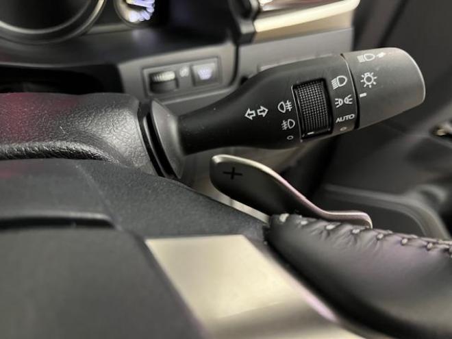 レクサスＬＸ５７０　寒冷地仕様　禁煙車　ＷＡＬＤ２１インチＡＷ　スタッドレスタイヤ付　マークレビンソン　リアエンターテイメント　電動サンルーフ　純正ナビ（フルセグ地デジ　ＤＶＤ再生　Ｂｌｕｅｔｏｏｔｈ対応）＋バックカメラ　純正レザーシート　三眼ＬＥＤヘッドライト　ヘッドアップディプレイ　リアツインモニター　エアサスコントローラー　純正エンジンスターター 4WD 5700 5Dr