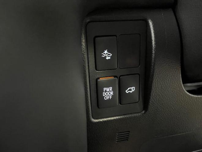 レクサスＬＸ５７０　寒冷地仕様　禁煙車　ＷＡＬＤ２１インチＡＷ　スタッドレスタイヤ付　マークレビンソン　リアエンターテイメント　電動サンルーフ　純正ナビ（フルセグ地デジ　ＤＶＤ再生　Ｂｌｕｅｔｏｏｔｈ対応）＋バックカメラ　純正レザーシート　三眼ＬＥＤヘッドライト　ヘッドアップディプレイ　リアツインモニター　エアサスコントローラー　純正エンジンスターター 4WD 5700 5Dr