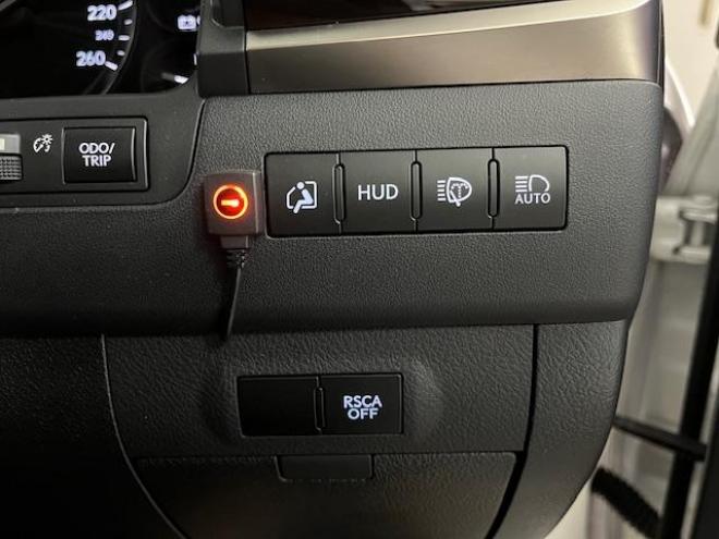 レクサスＬＸ５７０　寒冷地仕様　禁煙車　ＷＡＬＤ２１インチＡＷ　スタッドレスタイヤ付　マークレビンソン　リアエンターテイメント　電動サンルーフ　純正ナビ（フルセグ地デジ　ＤＶＤ再生　Ｂｌｕｅｔｏｏｔｈ対応）＋バックカメラ　純正レザーシート　三眼ＬＥＤヘッドライト　ヘッドアップディプレイ　リアツインモニター　エアサスコントローラー　純正エンジンスターター 4WD 5700 5Dr