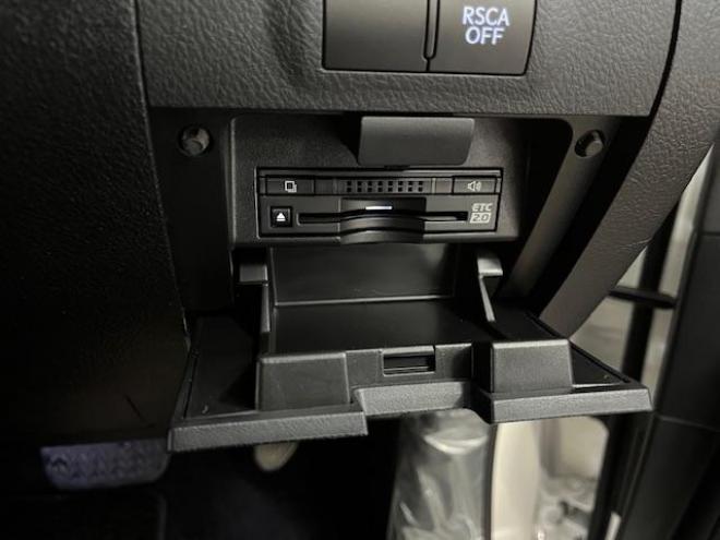 レクサスＬＸ５７０　寒冷地仕様　禁煙車　ＷＡＬＤ２１インチＡＷ　スタッドレスタイヤ付　マークレビンソン　リアエンターテイメント　電動サンルーフ　純正ナビ（フルセグ地デジ　ＤＶＤ再生　Ｂｌｕｅｔｏｏｔｈ対応）＋バックカメラ　純正レザーシート　三眼ＬＥＤヘッドライト　ヘッドアップディプレイ　リアツインモニター　エアサスコントローラー　純正エンジンスターター 4WD 5700 5Dr