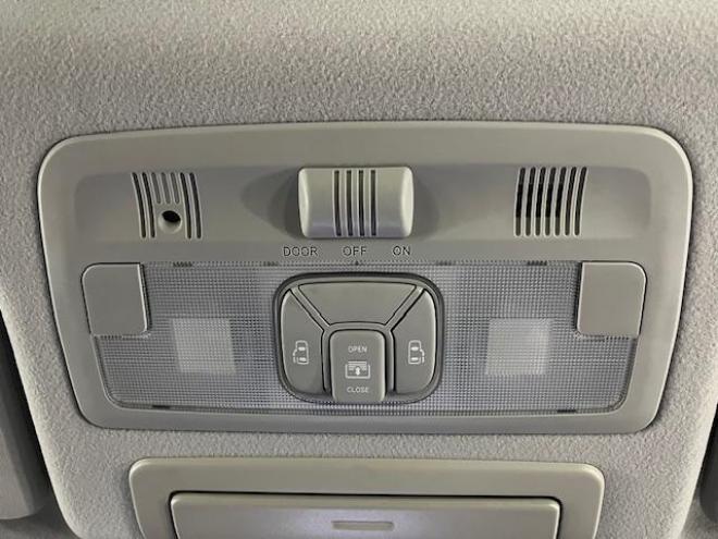 エスティマアエラスプレミアムエディション　後期型　本州仕入　禁煙車　ＷＡＫＯＳバリアスコーティング済　純正ブラポリ１８インチＡＷ　純正１６ＡＷ＋スタッドレスタイヤ付　両側パワースライドドア　ツインサンルーフ　アルパインＨＤＤナビ（フルセグ地デジ　ＤＶＤ再生　Ｂｌｕｅｔｏｏｔｈ）＋バックカメラ　純正ハーフレザーシート　ＰＵＳＨスタート　スマートキー　クルーズコントロール　運転席パワーシート　前後コーナーセンサー　タイミングチェーン車　ビルトインＥＴＣ　ＨＩＤ ヘッドライト 4WD 2400 5Dr