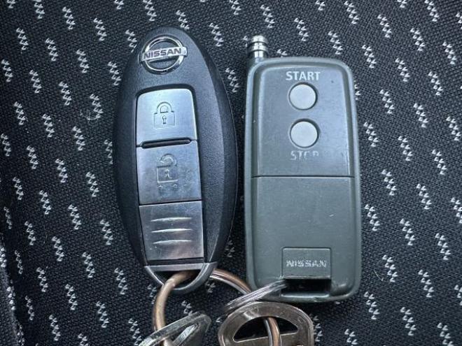 デュアリス2.0 20G FOUR 5名 4WD 2000 5Dr