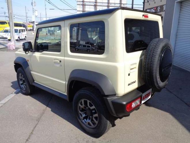 ジムニーシエラ1.5 JC 4WD　登録済未使用車　走行7km ツートンカラー 1500