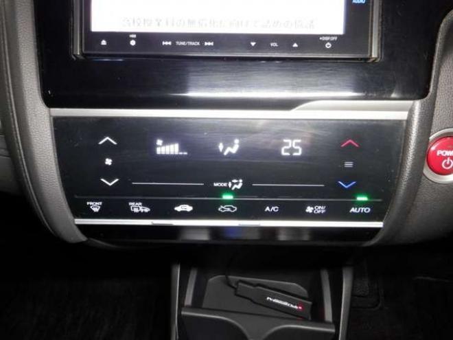 フィット1.5 ハイブリッド Fパッケージ 4WD　ナビ・TV・Bluetooth・LEDヘッドライト・ 1500