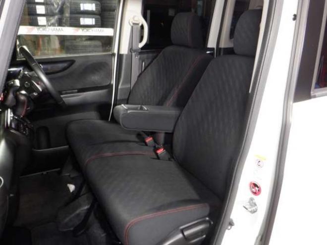 N-BOXカスタムG ターボAパッケージ 2トーンカラースタイル 4WD　ナビ・TV・B/T・Bカメラ・両側パワスラ・ 660