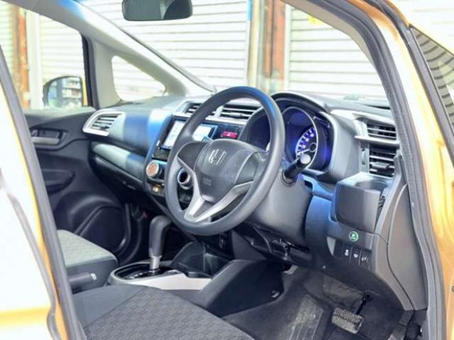 フィット1.3 13G Fパッケージ 4WD　下廻防錆TVナビエンスタ 1300