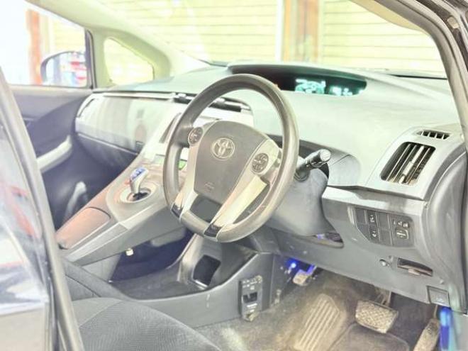 プリウス1.8 S　下廻防錆TVナビBカメ 2WD 1800