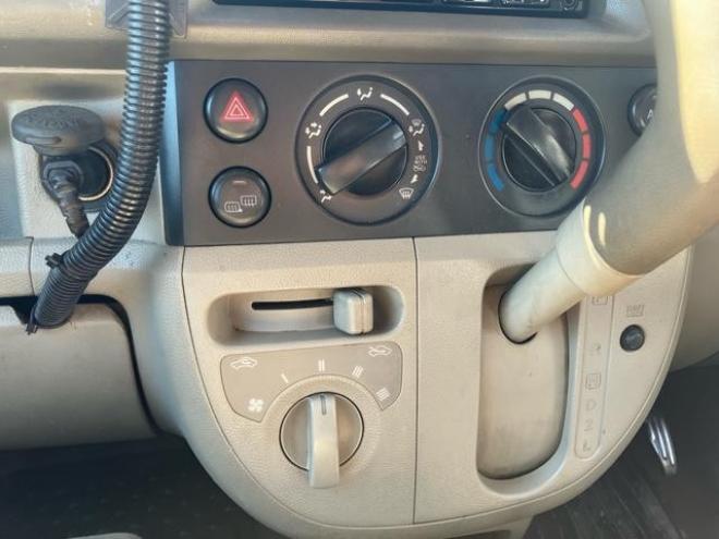 エブリィジョインターボ　４ＷＤ　　外部充電　二段ベット　ポップアップ　ターボ　キャンピング仕様　タンク式シンク　ヒーター　テーブル　テレビ　パワーウィンドウ　ナビ取り扱い説明書 4WD 660 5Dr