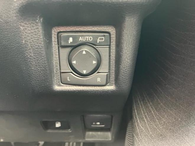 クラウンハイブリッドＲＳ　Ｆｏｕｒ　４ＷＤ　アイドリングストップ　電動格納ミラー　オートクルーズコントロール　ＡＣ１００Ｖ　シートヒーター　Ｂｌｕｅｔｏｏｔｈ接続　バックカメラ　ＴＶ　ＥＴＣ　ＵＳＢ入力端子　電動シート　オートライト 4WD 2500 4Dr